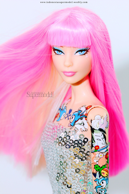 barbie with pink and blonde hair